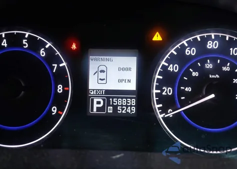 2015 Infiniti Q40 z USA, uszkodzony, nr VIN JN1CV6AR5FM521153